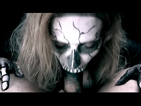 ❤️ Demon girl zuigt pik met haar zwarte mond en slikt sperma. ️ Harde porno at nl.tvmarket.top
