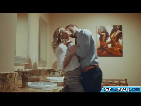 ❤️ Wanneer een rondborstige blondine je verleidt in een openbaar toilet ️ Harde porno at nl.tvmarket.top